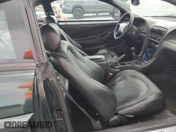 2001 Ford Mustang GT Deluxe with VIN 1FAFP42X61F262133, listed as a Copart auction lot 60112915 with 98,102 mi miles and Salvage title. Bid and sale history available at DreamBid. Image 10.