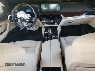 2020 BMW 5 Series 530i xDrive z VIN WBAJR7C04LCE05795, wystawiony jako Copart lot #45848475 z przebiegiem Nie podano mil oraz Szkoda całkowita • Salvage title. Historia ofert i sprzedaży dostępna na DreamBid. Obrazek 8.