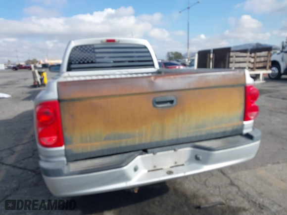 2011 Ram Dakota Bighorn/Lonestar with VIN 1D7RE3BK6BS636282, listed as a IAAI auction lot 41514885 with 295,847 mi miles. Bid and sale history available at carsss.com. Image 17.