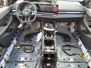 2024 BMW i5 eDrive40 with VIN WBY33FK00RCR76973, listed as a Copart auction lot 67562934 with 4,315 mi miles and Salvage Title. Bid and sale history available at carsss.com. Image 8.