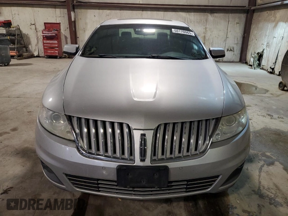 2009 Lincoln MKS z VIN 1LNHM93R89G613358, wystawiony jako Copart lot #60170065 z przebiegiem 171 803 mil mil oraz Czysty tytuł • Clean title. Historia ofert i sprzedaży dostępna na DreamBid. Obrazek 5.