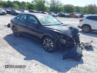 2024 Volkswagen Jetta Sport z VIN 3VWAM7BUXRM064443, wystawiony jako IAAI lot #42049756 z przebiegiem 9 722 mil mil oraz . Historia ofert i sprzedaży dostępna na DreamBid. Obrazek 1.