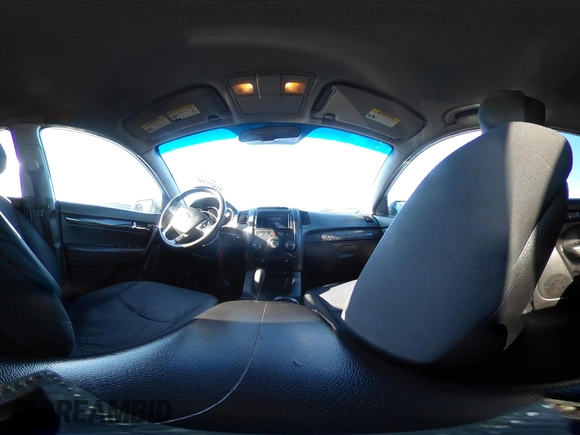 2013 Kia Sorento LX z VIN 5XYKT3A67DG348527, wystawiony jako IAAI lot #41877162 z przebiegiem 348 914 mil mil oraz . Historia ofert i sprzedaży dostępna na DreamBid. Obrazek 18.