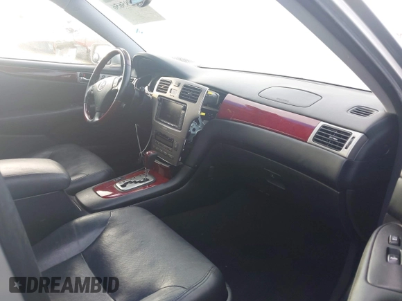 2005 Lexus ES 330 with VIN JTHBA30G355134384, listed as a IAAI auction lot 41895656 with 162,995 mi miles. Bid and sale history available at carsss.com. Image 5.