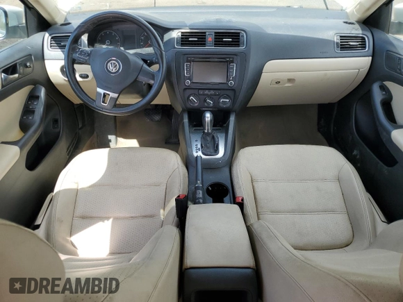 2011 Volkswagen Jetta SE z VIN 3VWDZ7AJ4BM316537, wystawiony jako Copart lot #55170355 z przebiegiem 185 265 mil mil oraz Czysty tytuł • Clean title. Historia ofert i sprzedaży dostępna na DreamBid. Obrazek 8.