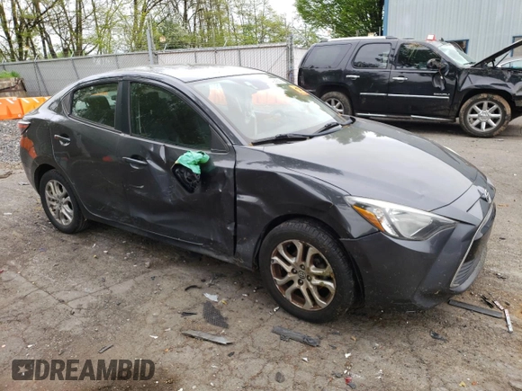 2016 Scion iA z VIN 3MYDLBZV4GY127533, wystawiony jako Copart lot #54408935 z przebiegiem 101 917 mil mil oraz Szkody całkowita. Historia ofert i sprzedaży dostępna na DreamBid. Obrazek 4.