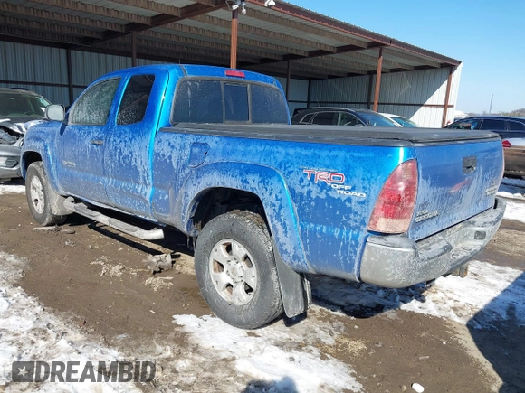 2008 Toyota Tacoma PreRunner with VIN 5TETU62N88Z592529, listed as a IAAI auction lot 41628653 with 225,946 mi miles. Bid and sale history available at carsss.com. Image 3.
