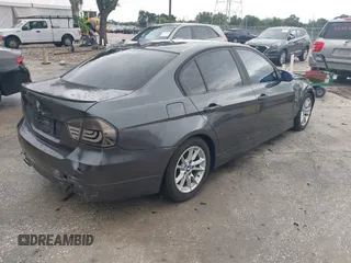 2006 BMW 3 Series 325i z VIN WBAVB13516KR64646, wystawiony jako IAAI lot #42387802 z przebiegiem 197 143 mil mil oraz . Historia ofert i sprzedaży dostępna na DreamBid. Obrazek 4.