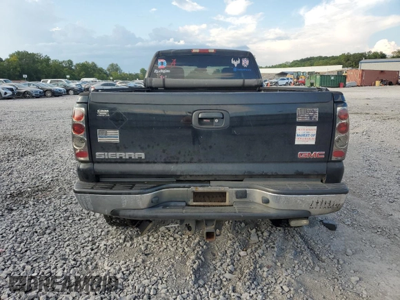2006 GMC Sierra 3500 DRW SL z VIN 1GTHK33236F115273, wystawiony jako Copart lot #68807084 z przebiegiem 249 002 mil mil oraz Szkody całkowita. Historia ofert i sprzedaży dostępna na DreamBid. Obrazek 6.