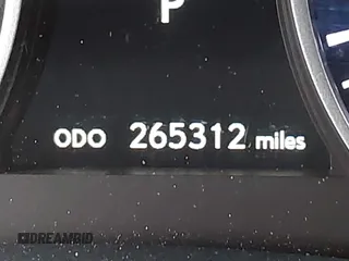 2013 Lexus ES 300h z VIN JTHBW1GG2D2009503, wystawiony jako IAAI lot #42429692 z przebiegiem 265 312 mil mil oraz . Historia ofert i sprzedaży dostępna na DreamBid. Obrazek 16.