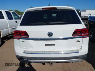 2018 Volkswagen Atlas SEL z VIN 1V2MR2CA3JC536009, wystawiony jako IAAI lot #40205798 z przebiegiem 125 945 mil mil oraz . Historia ofert i sprzedaży dostępna na DreamBid. Obrazek 17.