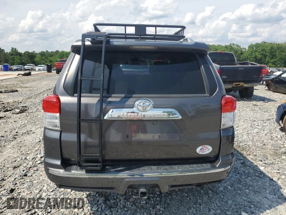 2013 Toyota 4Runner SR5 z VIN JTEZU5JR1D5062064, wystawiony jako Copart lot #57326195 z przebiegiem 176 073 mil mil oraz Szkoda całkowita • Salvage title. Historia ofert i sprzedaży dostępna na DreamBid. Obrazek 6.