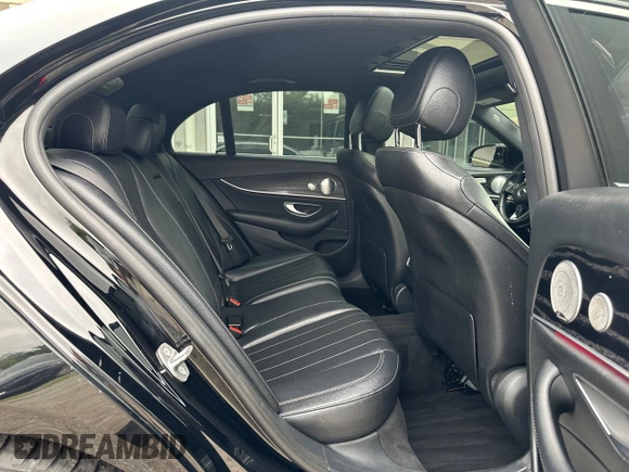 2017 Mercedes-Benz E 300 Luxury with VIN WDDZF4JB0HA036490, listed as a Copart auction lot 65295175 with 133,703 mi miles and Clean title. Bid and sale history available at DreamBid. Image 6.