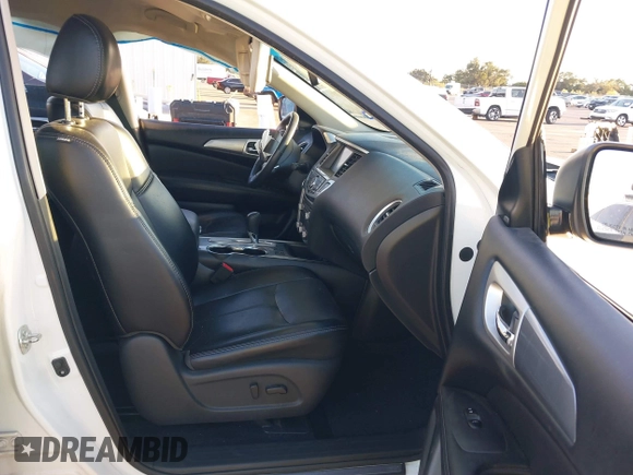 2019 Nissan Pathfinder SV z VIN 5N1DR2MN1KC603612, wystawiony jako IAAI lot #40720148 z przebiegiem 98 571 mil mil oraz . Historia ofert i sprzedaży dostępna na DreamBid. Obrazek 5.