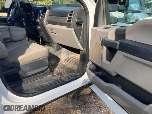 2021 Ford F-350 XL with VIN 1FTRF3A64MEE16457, listed as a Copart auction lot 80541904 with 254,389 mi miles and Clean title. Bid and sale history available at DreamBid. Image 5.