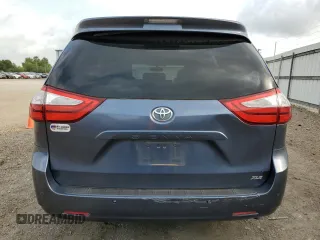 2017 Toyota Sienna XLE Auto Access Seat z VIN 5TDYZ3DC5HS772503, wystawiony jako Copart lot #54207045 z przebiegiem 158 251 mil mil oraz Szkody całkowita. Historia ofert i sprzedaży dostępna na DreamBid. Obrazek 6.