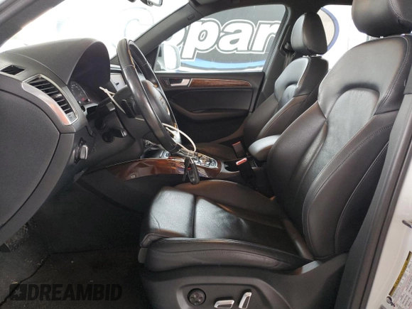 2015 Audi Q5 Premium Plus z VIN WA1DGAFP9FA044955, wystawiony jako Copart lot #60493205 z przebiegiem 109 593 mil mil oraz Szkoda całkowita • Salvage title. Historia ofert i sprzedaży dostępna na DreamBid. Obrazek 7.