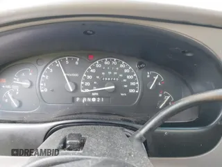 2000 Ford Explorer XLT z VIN 1FMZU63E9YZB43747, wystawiony jako IAAI lot #42676902 z przebiegiem 258 749 mil mil oraz . Historia ofert i sprzedaży dostępna na DreamBid. Obrazek 7.