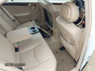 2003 Mercedes-Benz C 240 z VIN WDBRF61J63F390375, wystawiony jako IAAI lot #42207848 z przebiegiem Nie podano mil oraz . Historia ofert i sprzedaży dostępna na DreamBid. Obrazek 8.