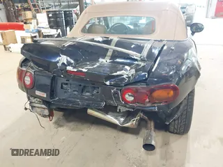 1996 Mazda MX-5 Miata z VIN JM1NA3534T0708649, wystawiony jako IAAI lot #42369564 z przebiegiem 202 690 mil mil oraz . Historia ofert i sprzedaży dostępna na DreamBid. Obrazek 6.