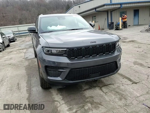 2025 Jeep Grand Cherokee Laredo with VIN 1C4RJHAG4SC272275, listed as a Copart auction lot 79920004 with 712 mi miles and Salvage Title. Bid and sale history available at DreamBid. Image 14.