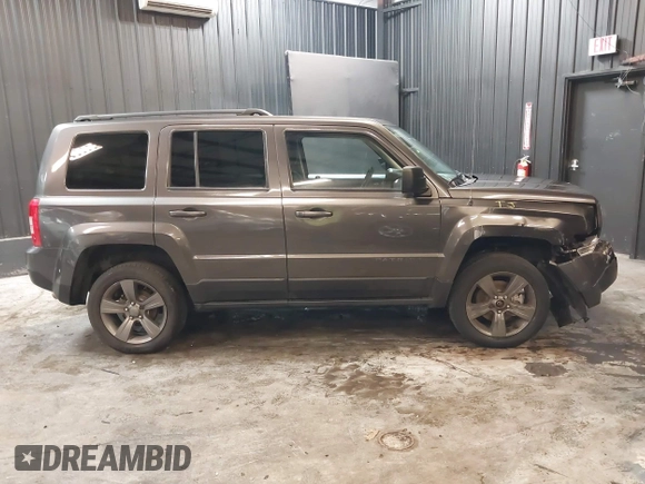 2015 Jeep Patriot Latitude z VIN 1C4NJRFB4FD409149, wystawiony jako IAAI lot #42268239 z przebiegiem 107 145 mil mil oraz . Historia ofert i sprzedaży dostępna na DreamBid. Obrazek 13.