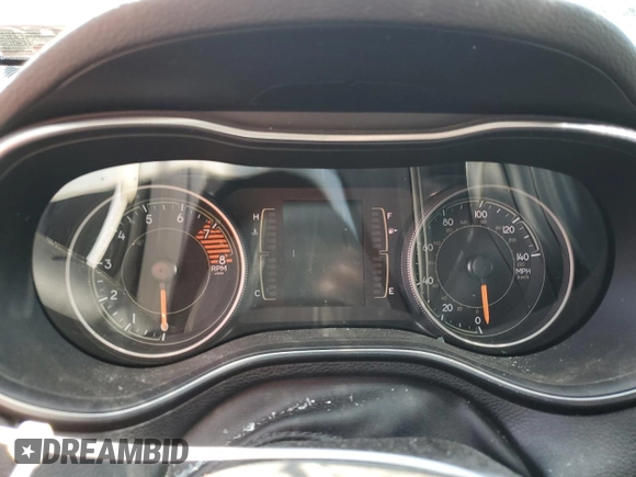 2019 Jeep Cherokee Altitude with VIN 1C4PJMLX6KD413516, listed as a Copart auction lot 59200374 with Not Provided miles and Salvage Title. Bid and sale history available at DreamBid. Image 9.