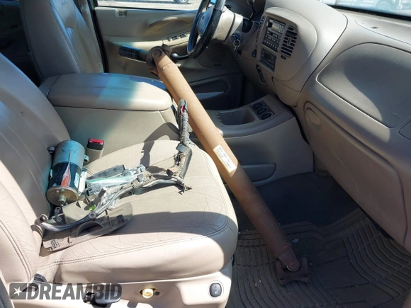 2000 Ford Expedition Eddie Bauer with VIN 1FMPU18LXYLA13237, listed as a IAAI auction lot 42127324 with Not provided miles and . Bid and sale history available at DreamBid. Image 5.