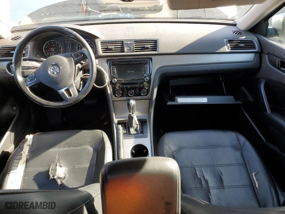 2014 Volkswagen Passat SE with VIN 1VWBP7A38EC008825, listed as a Copart auction lot 51813885 with 197,754 mi miles and Clean Title. Bid and sale history available at carsss.com. Image 8.