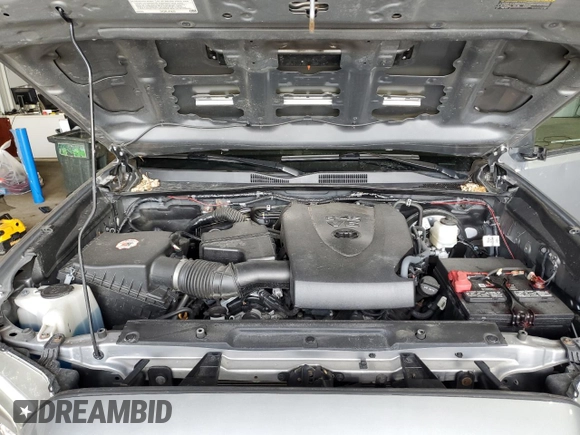 2020 Toyota Tacoma SR5 z VIN 5TFCZ5AN7LX222217, wystawiony jako Copart lot #45892765 z przebiegiem 79 098 mil mil oraz Szkoda całkowita • Salvage title. Historia ofert i sprzedaży dostępna na DreamBid. Obrazek 11.
