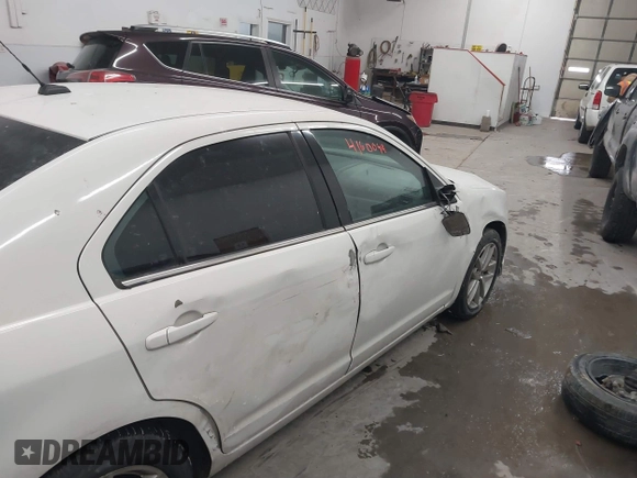 2011 Ford Fusion SEL with VIN 3FAHP0JG5BR238879, listed as a IAAI auction lot 41600049 with 221,399 mi miles. Bid and sale history available at carsss.com. Image 6.