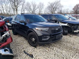 2024 Ford Police Interceptor Utility with VIN 1FM5K8AB4RGA48597, listed as a Copart auction lot 81979424 with 9,858 mi miles and Salvage Title. Bid and sale history available at carsss.com. Image 4.