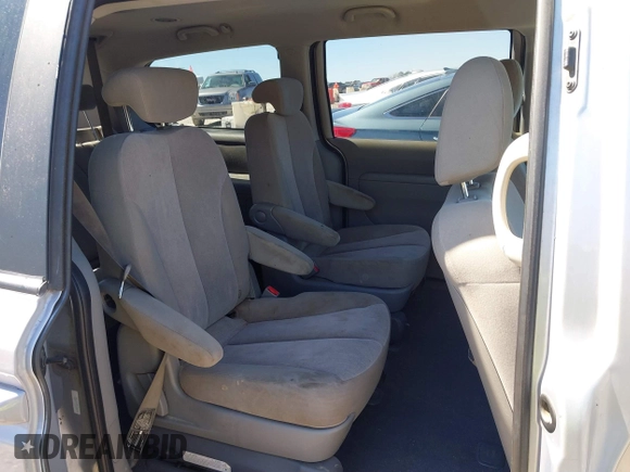 2009 Kia Sedona LX with VIN KNDMB233496315780, listed as a IAAI auction lot 41849241 with 174,224 mi miles. Bid and sale history available at carsss.com. Image 8.