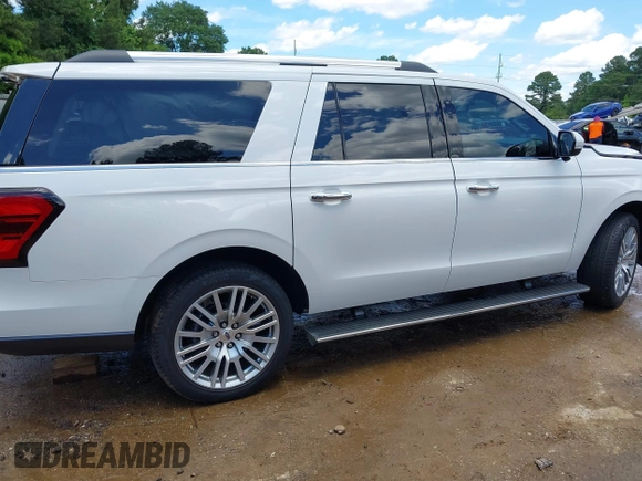 2024 Ford Expedition Max Limited z VIN 1FMJK2A8XREA83026, wystawiony jako IAAI lot #42222592 z przebiegiem 13 647 mil mil oraz . Historia ofert i sprzedaży dostępna na DreamBid. Obrazek 13.