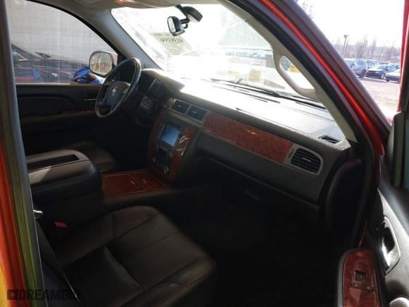 2008 Chevrolet Avalanche LS with VIN 3GNFK123X8G250104, listed as a IAAI auction lot 41383556 with 244,654 mi miles. Bid and sale history available at carsss.com. Image 5.