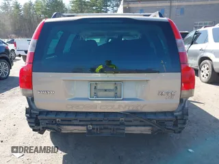 2004 Volvo V70 XC70 with VIN YV1SZ59H241149069, listed as a IAAI auction lot 42096186 with 187,986 mi miles. Bid and sale history available at carsss.com. Image 6.