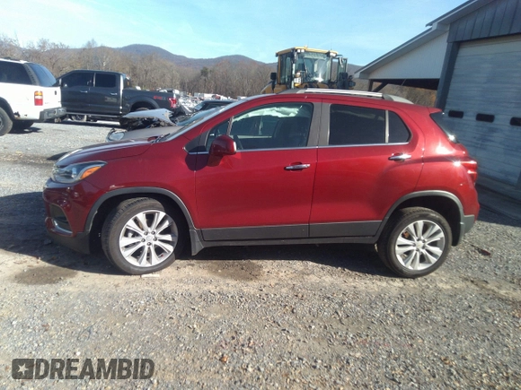 2018 Chevrolet Trax Premier with VIN 3GNCJRSB4JL176333, listed as a IAAI auction lot 40914154 with 66,689 mi miles. Bid and sale history available at carsss.com. Image 14.