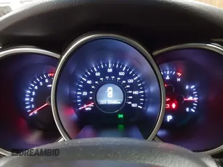 2015 Kia Optima LX с VIN 5XXGM4A74FG355766, выставлен на аукционе IAAI как лот 42343497 с пробегом 155 482 миль миль и . История ставок и продаж доступна на DreamBid. Изображение 7.