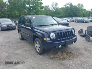 2016 Jeep Patriot Sport z VIN 1C4NJRBB1GD520524, wystawiony jako IAAI lot #42351998 z przebiegiem 200 210 mil mil oraz . Historia ofert i sprzedaży dostępna na DreamBid. Obrazek 1.