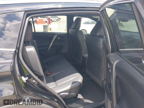 2017 Toyota RAV4 SE z VIN 2T3JFREV2HW677084, wystawiony jako IAAI lot #42236638 z przebiegiem 107 343 mil mil oraz . Historia ofert i sprzedaży dostępna na DreamBid. Obrazek 8.