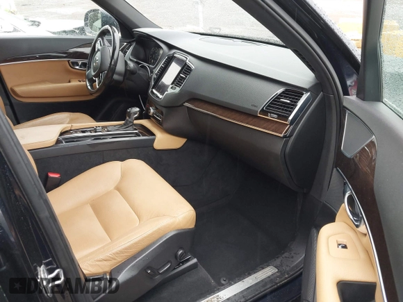 2016 Volvo XC90 T6 Momentum with VIN YV4A22PK8G1022234, listed as a IAAI auction lot 41705411 with 123,072 mi miles. Bid and sale history available at carsss.com. Image 5.