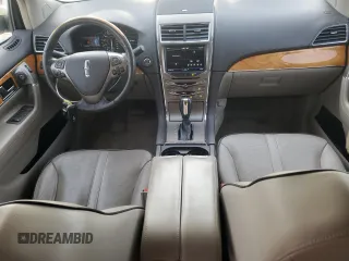 2011 Lincoln MKX z VIN 2LMDJ6JK1BBJ20361, wystawiony jako Copart lot #55584515 z przebiegiem 112 816 mil mil oraz Szkoda całkowita • Salvage title. Historia ofert i sprzedaży dostępna na DreamBid. Obrazek 8.
