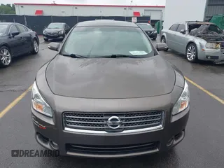 2014 Nissan Maxima S z VIN 1N4AA5AP2EC455230, wystawiony jako IAAI lot #42413381 z przebiegiem 182 766 mil mil oraz . Historia ofert i sprzedaży dostępna na DreamBid. Obrazek 12.