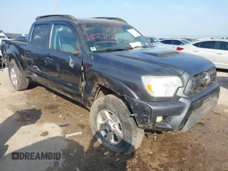 2013 Toyota Tacoma with VIN 3TMMU4FN6DM053207, listed as a IAAI auction lot 41527261 with 205,464 mi miles. Bid and sale history available at carsss.com. Image 1.