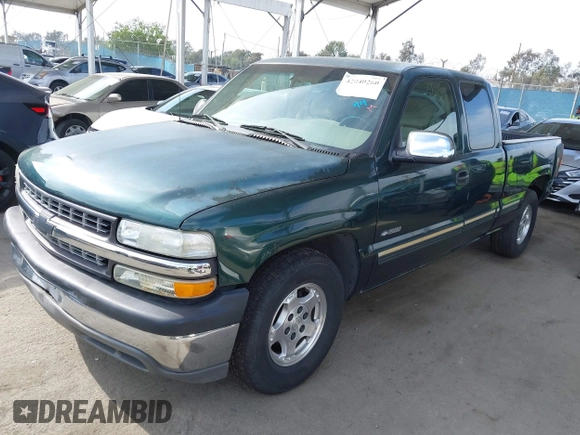 2001 Chevrolet Silverado 1500 LS with VIN 2GCEC19V111272435, listed as a IAAI auction lot 42040260 with 184,968 mi miles. Bid and sale history available at carsss.com. Image 2.