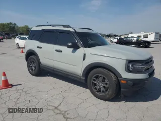 2022 Ford Bronco Sport Big Bend z VIN 3FMCR9B64NRE04995, wystawiony jako Copart lot #53064825 z przebiegiem 32 739 mil mil oraz Czysty tytuł • Clean title. Historia ofert i sprzedaży dostępna na DreamBid. Obrazek 4.