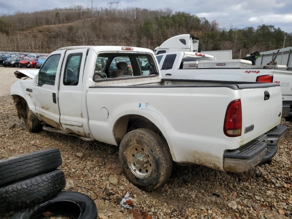 2001 Ford Super Duty F-250 XL with VIN 1FTNX20L01EB77093, listed as a Copart auction lot 81610324 with 219,741 mi miles and Salvage Title. Bid and sale history available at carsss.com. Image 2.