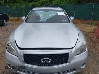 2013 Infiniti M with VIN JN1BY1AR3DM601425, listed as a IAAI auction lot 42238952 with 180,023 mi miles and . Bid and sale history available at DreamBid. Image 6.