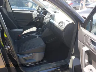 2023 Volkswagen Tiguan S с VIN 3VVRB7AX4PM072320, выставлен на аукционе IAAI как лот 41967612 с пробегом 10 029 миль миль и . История ставок и продаж доступна на DreamBid. Изображение 5.