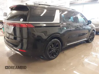 2024 Kia Carnival SX Prestige with VIN KNDNE5H39R6423849, listed as a IAAI auction lot 41586526 with 17,545 mi miles and . Bid and sale history available at DreamBid. Image 4.